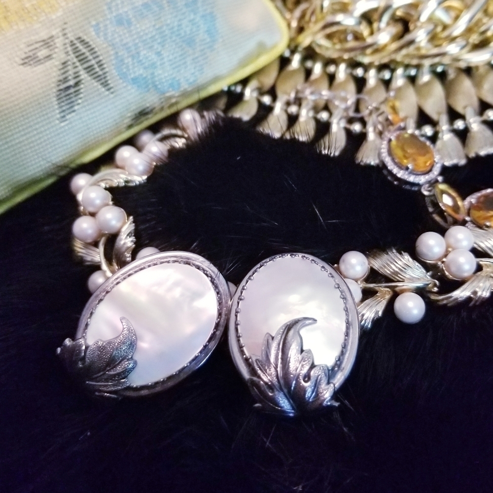 Rare Vintage Signed Whiting & Davis Mother of Pearl Oval Ornate Silver Earrin… - Picture 4 of 15